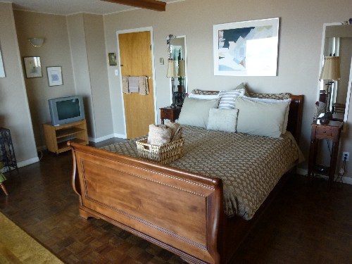 Heron Room - Bed and Breakfast
                              accommodations